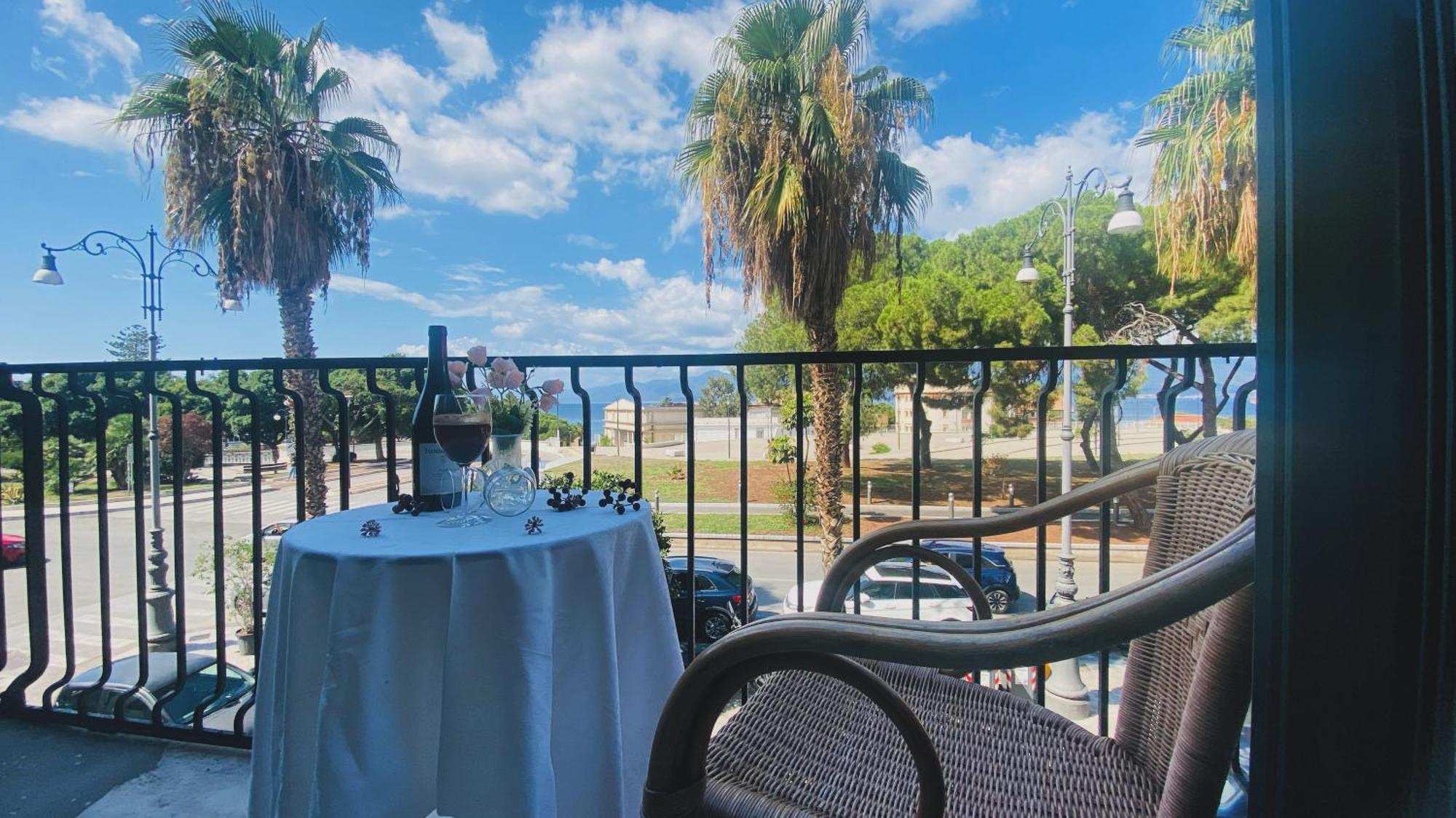 Bed and Breakfast Il Balcone Sullo Stretto Reggio Calabria Exterior foto